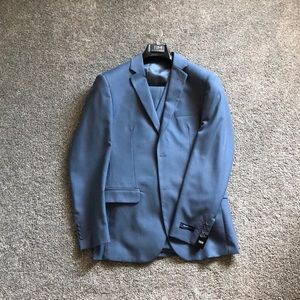 Brave man three piece suit never worn